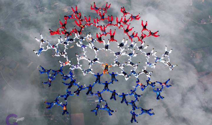 NL record parachutespringen http://skydivingphotography.com/